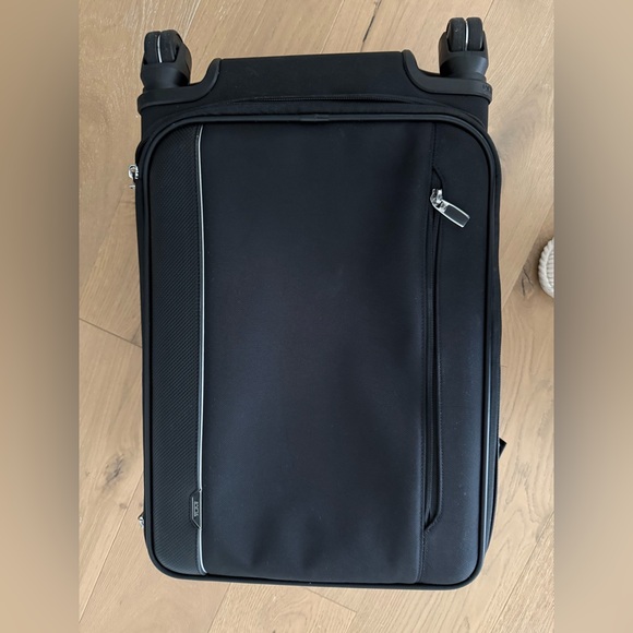 TUMI AlphaInternational Dual Access 4 Wheeled CarryOn 22in .Excellent PREOWNED - Picture 9 of 10